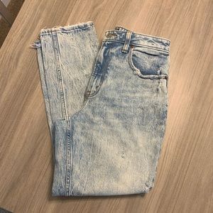 A&F Curve Love Mom Jeans size 6R/28
